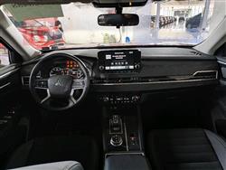 ميتسوبيشي اوتلاندر